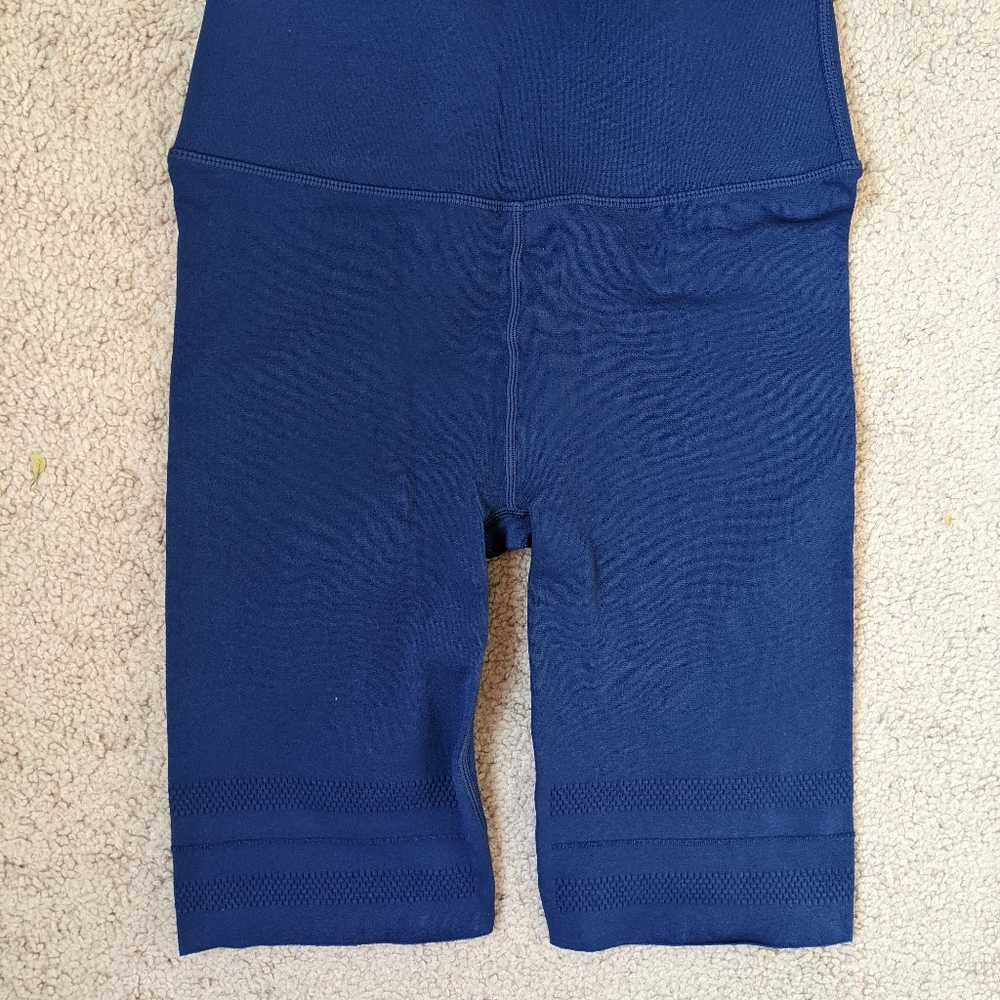 NEW Fabletics High-Waisted SculptKnit Perforated Shorts in Navy